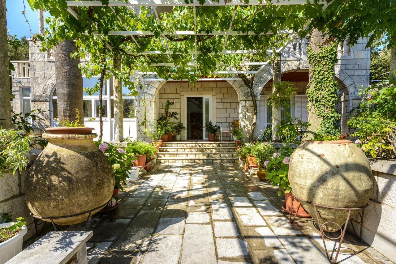 Two Palms Villa Zaton  Exterior photo